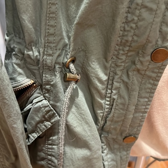 Drawstring waist cargo jacket - Picture 3 of 6